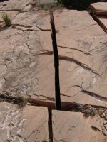 Crack in a rock - Colorado National Monument (Colorado, USA)