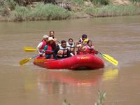 Kids rafting on the Colorado River - Colorado Gorge (Utah, USA)