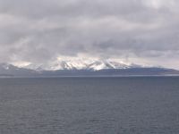 Mountains in the distance over Yellowstone Lake - Yellowstone National Park (Wyoming, USA)