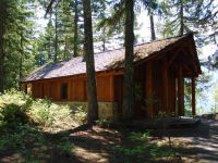 Picnic basket with lid and walls - Mount Revelstoke National Park (British Columbia, Canada)