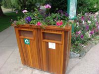 Floral garbage bin - Butchart Gardens (British Columbia, Canada)