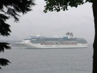 Island Princess heading out to sea - Stanley Park (British Columbia, Canada)