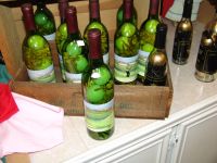Golf balls in wine bottles - Leavenworth (Washington, USA)