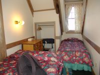 Shoebox-sized room at Paradise Inn - Mt Rainier National Park (Washington, USA)