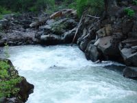 Water flowing into the tunnel - Natural Bridge near Union Creek (Oregon, USA)