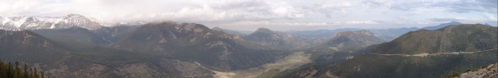 Mountains at Rainbow Curve - Rocky Mountains 
National Park (Colorado, USA)