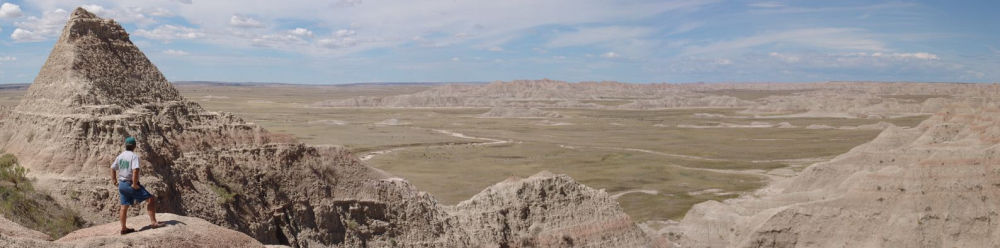 Badlands National Park panorama - Badlands 
National Park (South Dakota, USA)