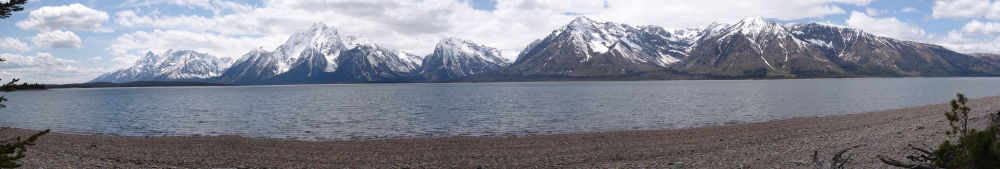 Grand Teton range over Jackson Lake - Grand 
Teton National Park (Wyoming, USA)