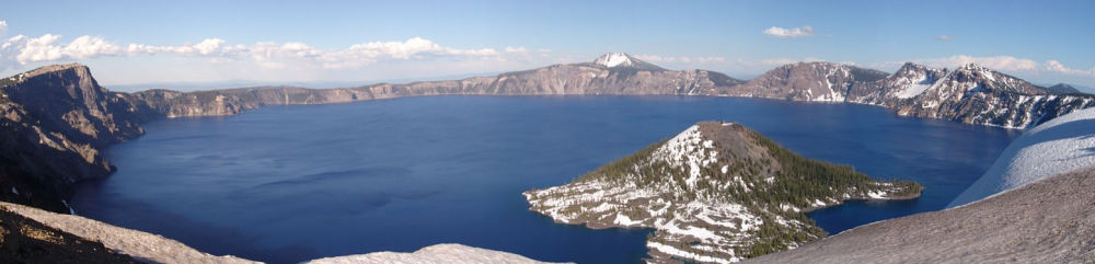 Crater Lake panorama - Crater Lake National 
Park (Oregon, USA)